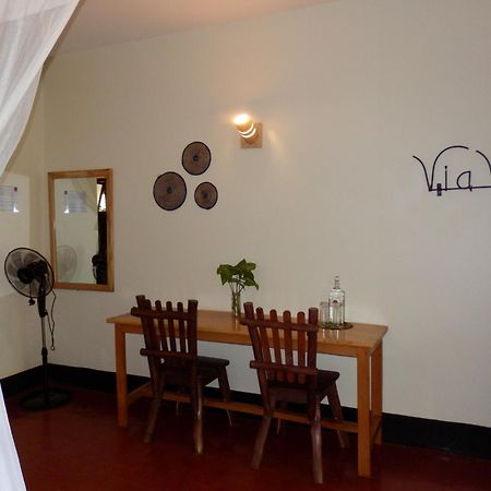 Viavia Entebbe Hotel Ngoại thất bức ảnh