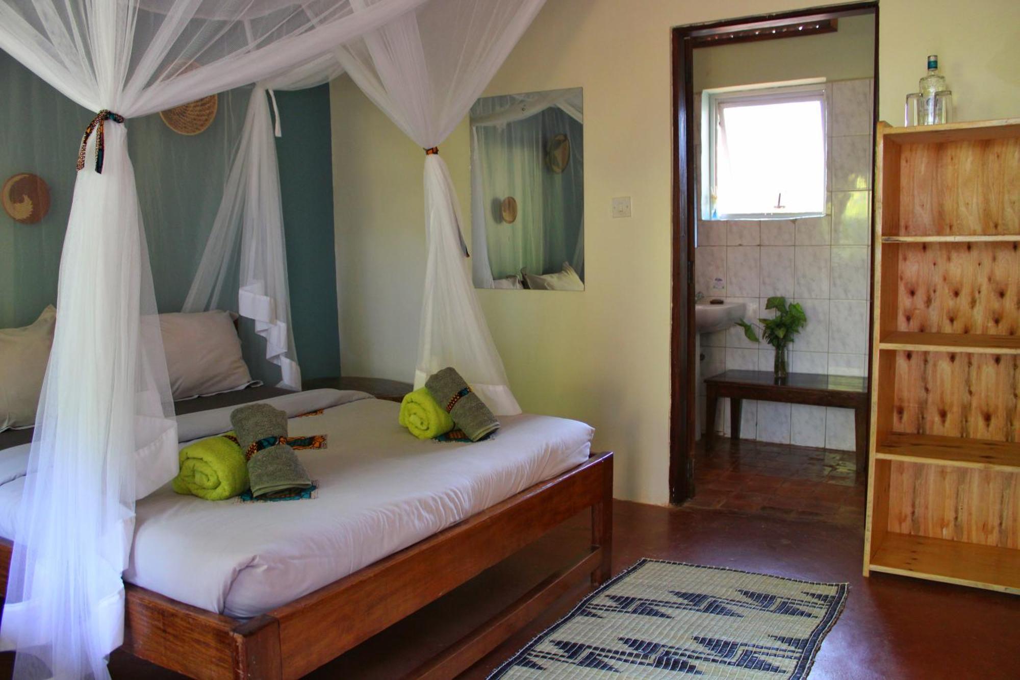 Viavia Entebbe Hotel Ngoại thất bức ảnh