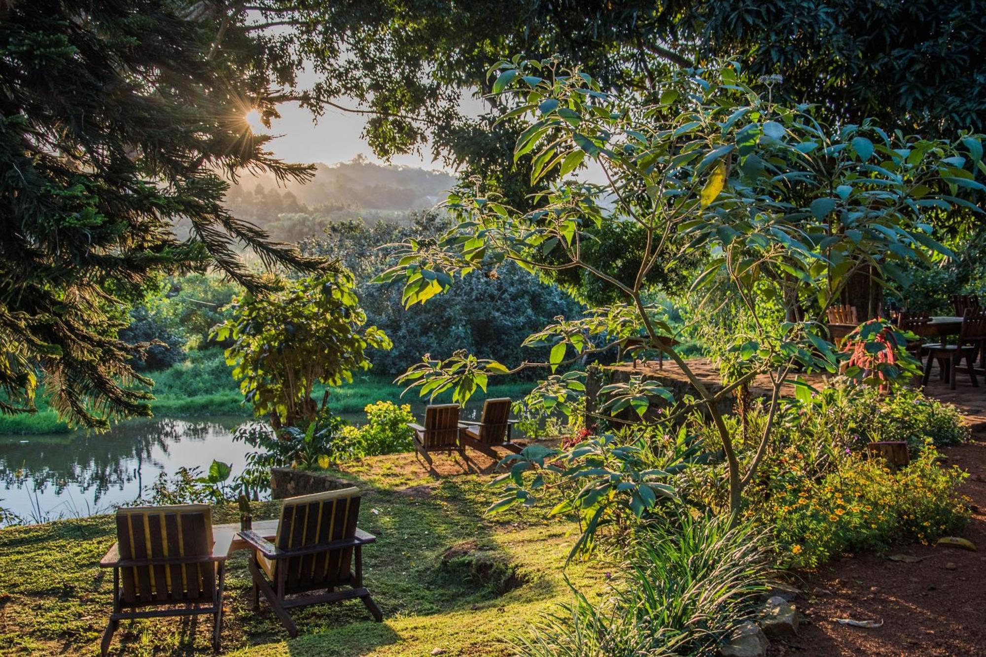 Viavia Entebbe Hotel Ngoại thất bức ảnh