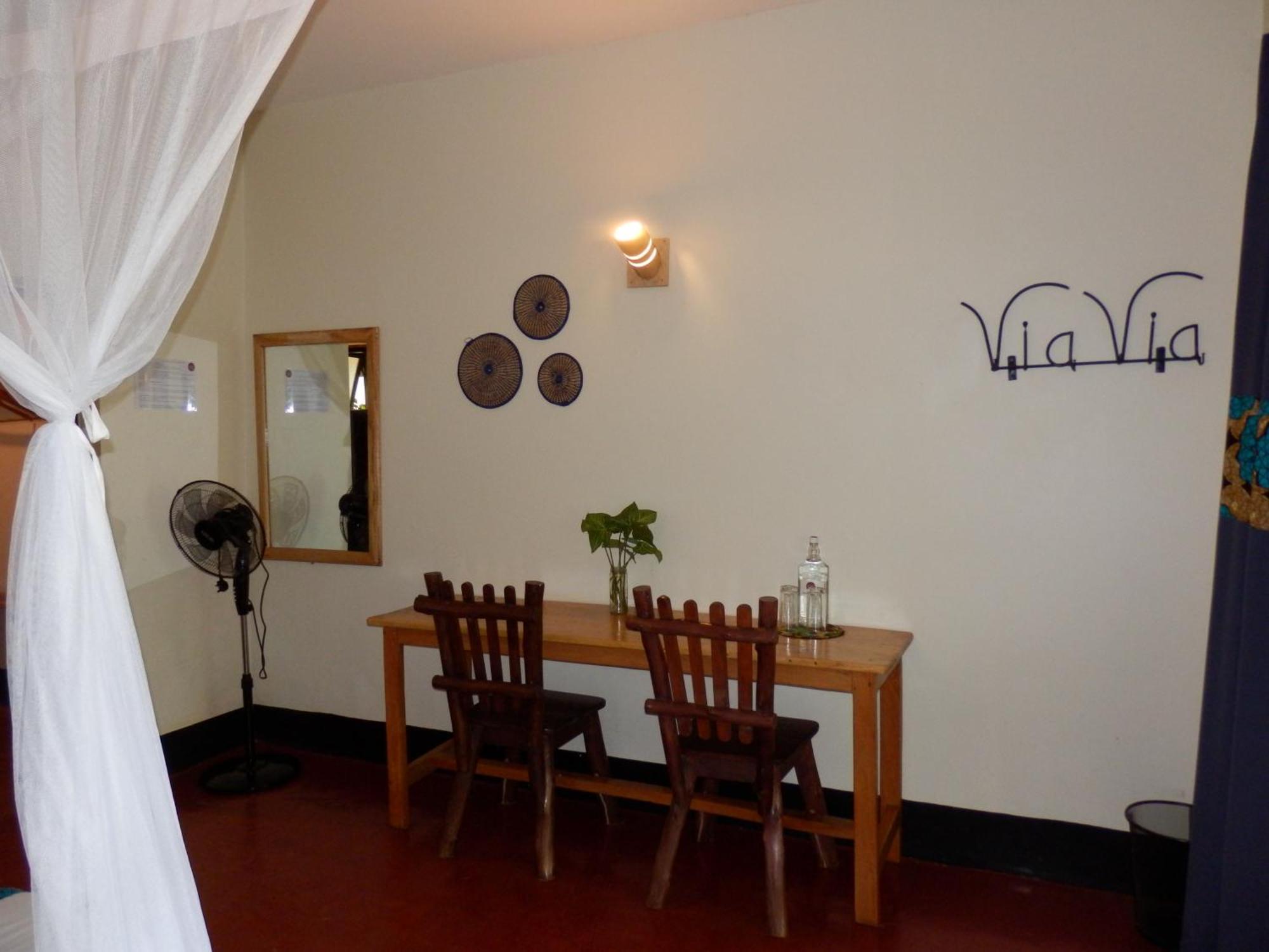 Viavia Entebbe Hotel Ngoại thất bức ảnh