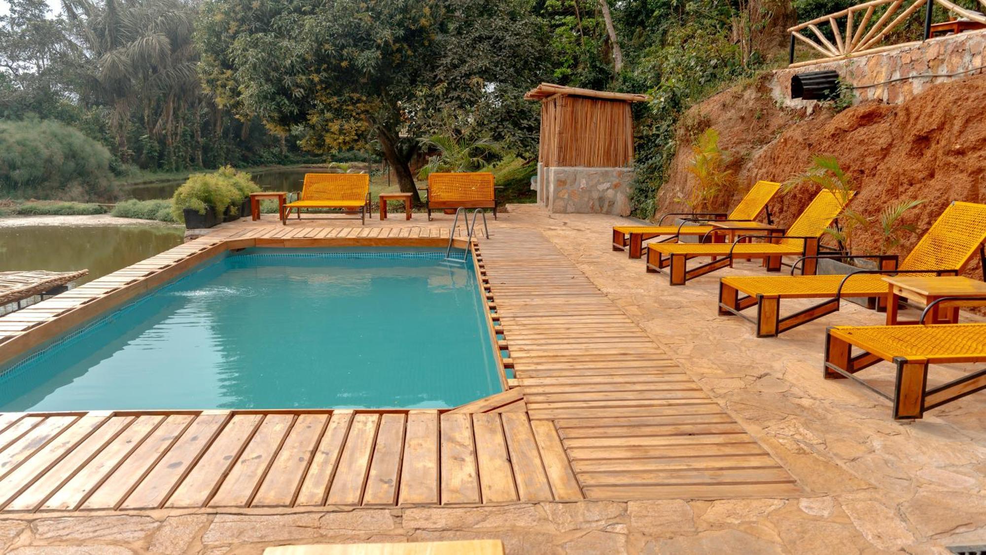 Viavia Entebbe Hotel Ngoại thất bức ảnh