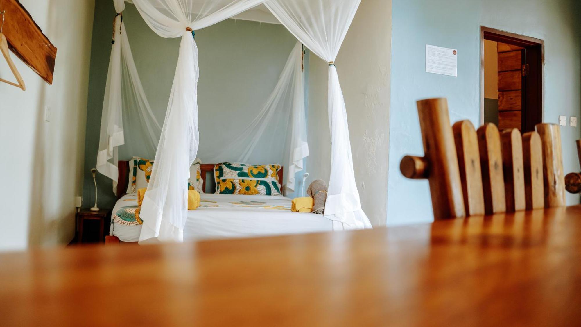 Viavia Entebbe Hotel Ngoại thất bức ảnh